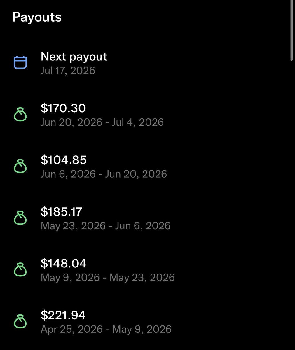 MashXD's tweet photo. Honestly making ~$300 a month tweeting isn’t that bad https://t.co/zWYLmhiROF