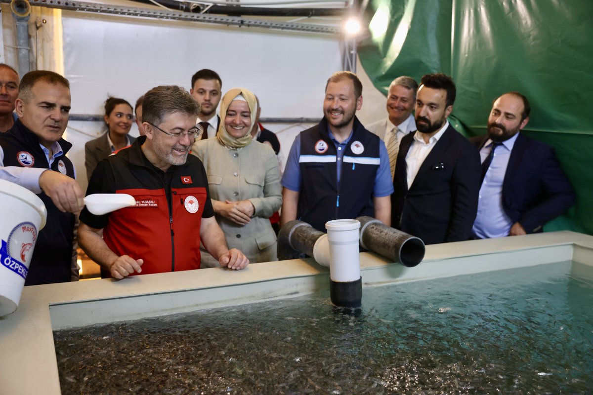 ibrahimyumakli's tweet photo. 🇹🇷 Ülkemiz sadece denizlerde değil, su ürünleri teknolojisinde de sınırları aşıyor. 

📍 Muğla’da ziyaret ettiğimiz, çevre dostu ve yüksek verimli üretim yapan öncü tesisimiz; bir çok ülkeye anahtar teslim projeler kurarak büyük bir başarıya imza atıyor.

✅ Suyu %90 tasarruflu kullanan ileri teknoloji. 
🐟 Ülkemizde bir ilk: Karada tam kapalı devre somon üretimi. 
🌍 Dünyaya ihraç edilen yerli filtrasyon sistemleri. 

✨ Sürdürülebilirlik vizyonumuzla, teknoloji üreten ve dünyaya ihraç eden güçlü Türkiye için durmadan, yorulmadan çalışmaya devam ediyoruz.