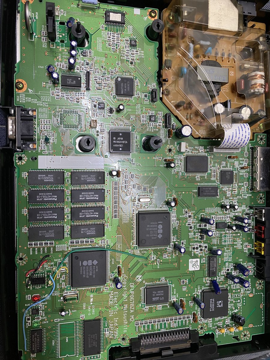 ShinJp1's tweet photo. 不動の3DO REAL 
FZ-10(後期型)
Panasonic 

処置
メイン基板の電解コンデンサ交換
レーザーピック調整

無事に起動👍

#JGR https://t.co/ORRTIS3rcd