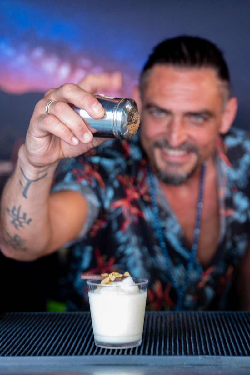ProChile's tweet photo. Como parte de la campaña “Chilean Pisco: First Spirit”, impulsada por #ProChile y @piscochilecl para fortalecer su posicionamiento en mercados🌐, el destilado🇨🇱tuvo una gran participación en "Cocktails in the City" Londres, uno de los festivales de coctelería más importantes de🇬🇧 https://t.co/kUcCXSHBth