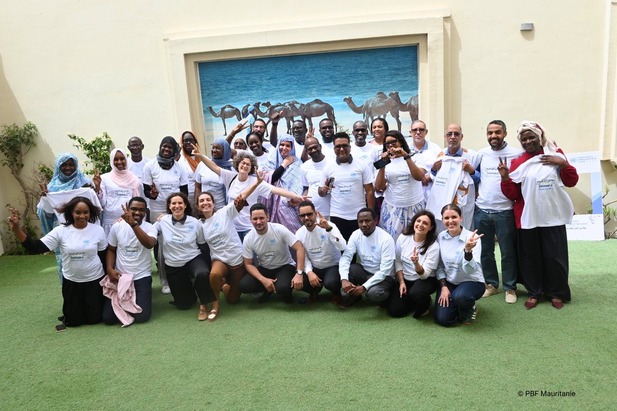 PBFMauritanie's tweet photo. 3️⃣0️⃣ représentants de 1⃣3⃣ entités de @ONUMauritanie 🇺🇳 ont renforcé leur coordination, partagé les enseignements des projets en cours et défini les priorités du portefeuille PBF en 🇲🇷 pour 2026-2029. 
📍 : Nouadhibou
🗓️ : 29 juin au 1er juillet

#InvestInPeace @UNPeacebuilding https://t.co/RUrponxtbB