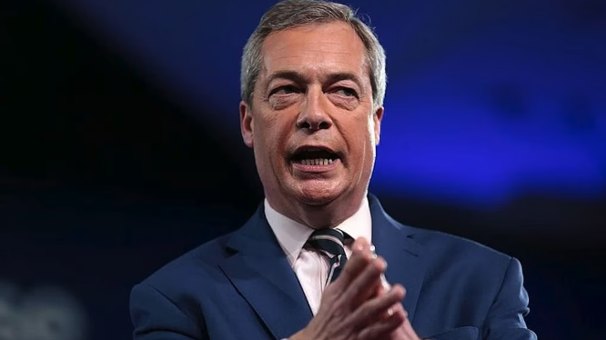 WesternStandard's tweet photo. Reform UK leader Nigel Farage resigns to seek re-election amid alleged donation scandal

https://t.co/ElM7LsDizW https://t.co/zXGgrXF3gn