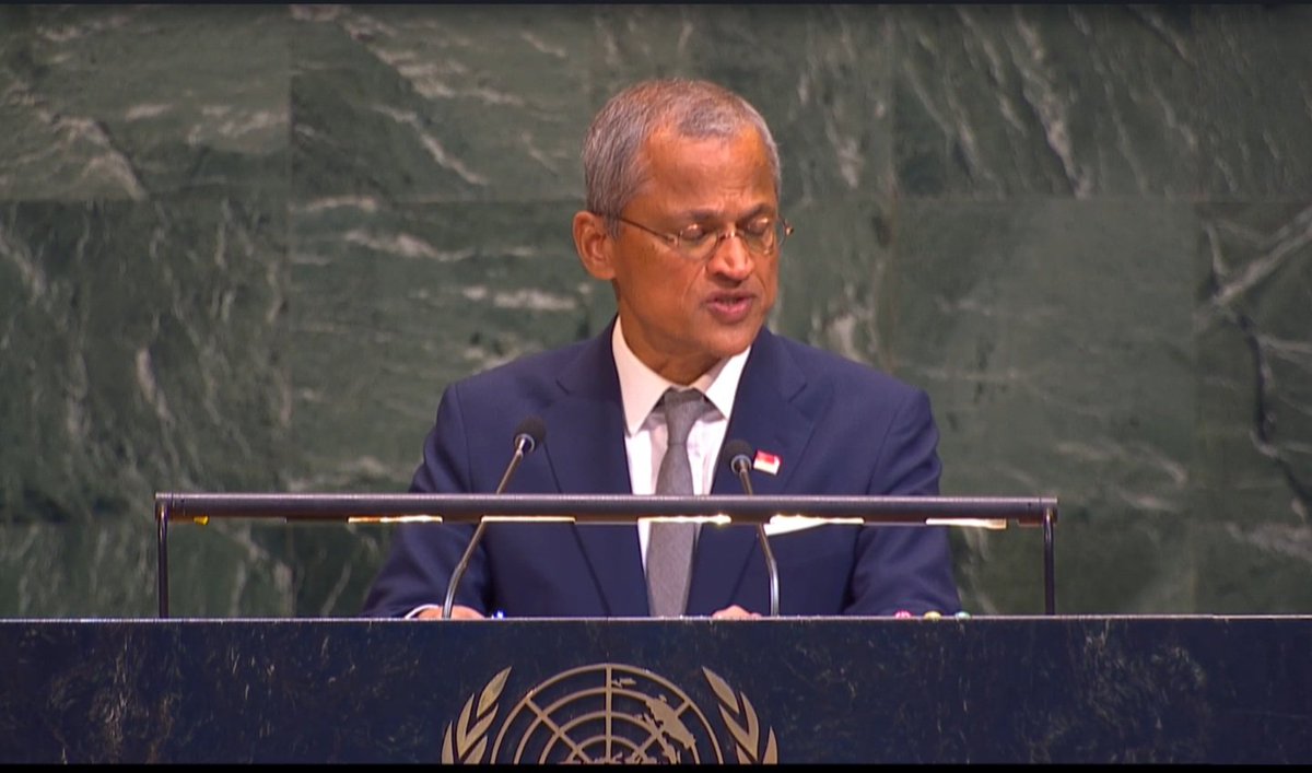 RPolancoF's tweet photo. Representante de Singapur interviene en la Asamblean General de la ONU en nombre de los países de la ASEAN, quienes se suman a la demanda de que Estados Unidos levante las medidas unilaterales contra #Cuba.

#CubaNoEsUnaAmenaza https://t.co/85gG6Z1jVp