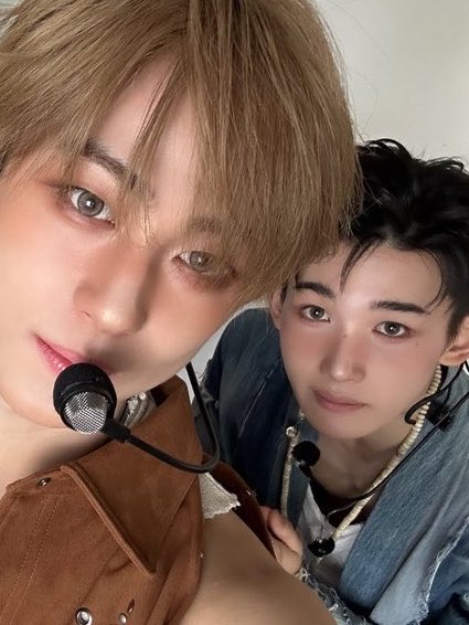 rockiluvjo's tweet photo. 멤버들이 올려준 사진 대부분이 하찮고 귀여워서 박박 웃는 중 하 https://t.co/NXcnVpR2y1