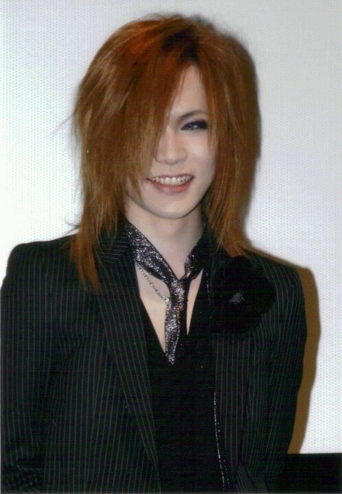 _jitteryjester's tweet photo. these have gotta be my favorite uru pictures of all time T^T♡ when i get sad i look at him smiling, and suddenly life is so vibrant and beautiful ~ https://t.co/AxWWWzQQZn