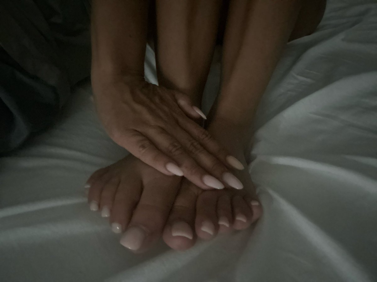 TheonlygoddesB's tweet photo. I need a new mani and pedi pay for it! 
Throne link in bio or ask for revlink or swish number 

#pengagris #paypig #loser #cuckold https://t.co/4dxm0zsfp3