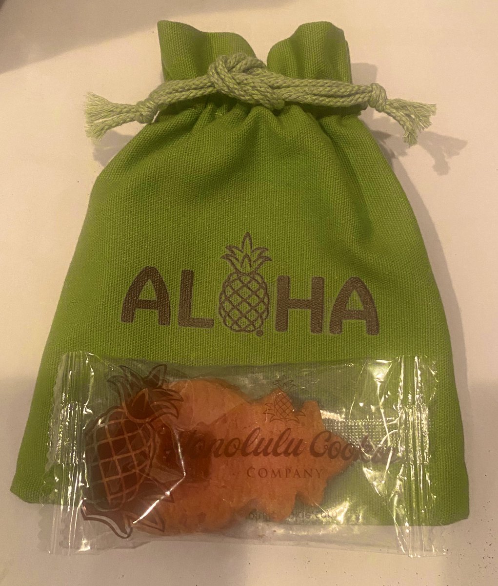 eukeeyy's tweet photo. 職場でアロハ土産もらいました⭐︎
#Hawaii 
#ホノルルクッキー 
#Honolulucookie https://t.co/dK4jSJPJcI