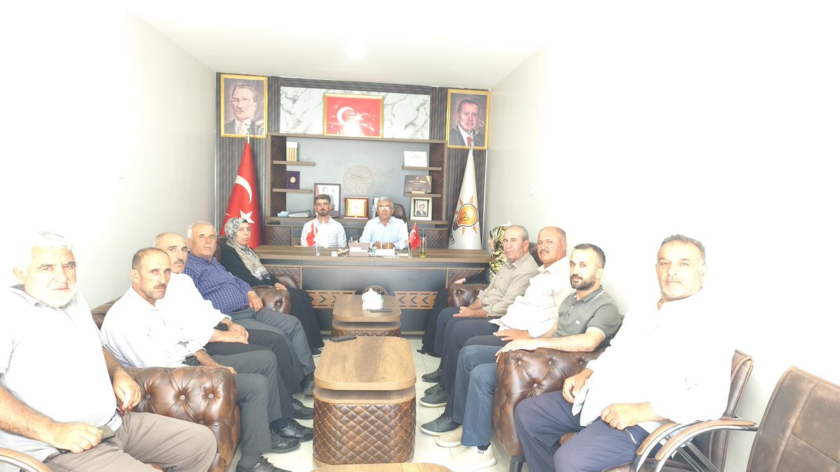 AkMazidagi's tweet photo. 📍 İlçe Yönetim Kurulu Toplantımızı, İlçe Başkanımız Sn. Mehmet Denli ve Gençlik Kolları Başkanımız Sn. Şeyhmus Yabu başkanlığında gerçekleştirdik.

Gündemdeki konuları istişare ederek değerlendirdik. Toplantımızın ilçemiz ve teşkilatımız adına hayırlara vesile olmasını diliyoruz https://t.co/Ke4EX3CeMu