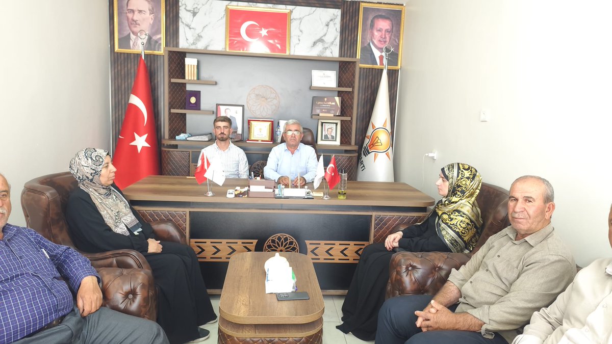 AkMazidagi's tweet photo. 📍 İlçe Yönetim Kurulu Toplantımızı, İlçe Başkanımız Sn. Mehmet Denli ve Gençlik Kolları Başkanımız Sn. Şeyhmus Yabu başkanlığında gerçekleştirdik.

Gündemdeki konuları istişare ederek değerlendirdik. Toplantımızın ilçemiz ve teşkilatımız adına hayırlara vesile olmasını diliyoruz https://t.co/Ke4EX3CeMu