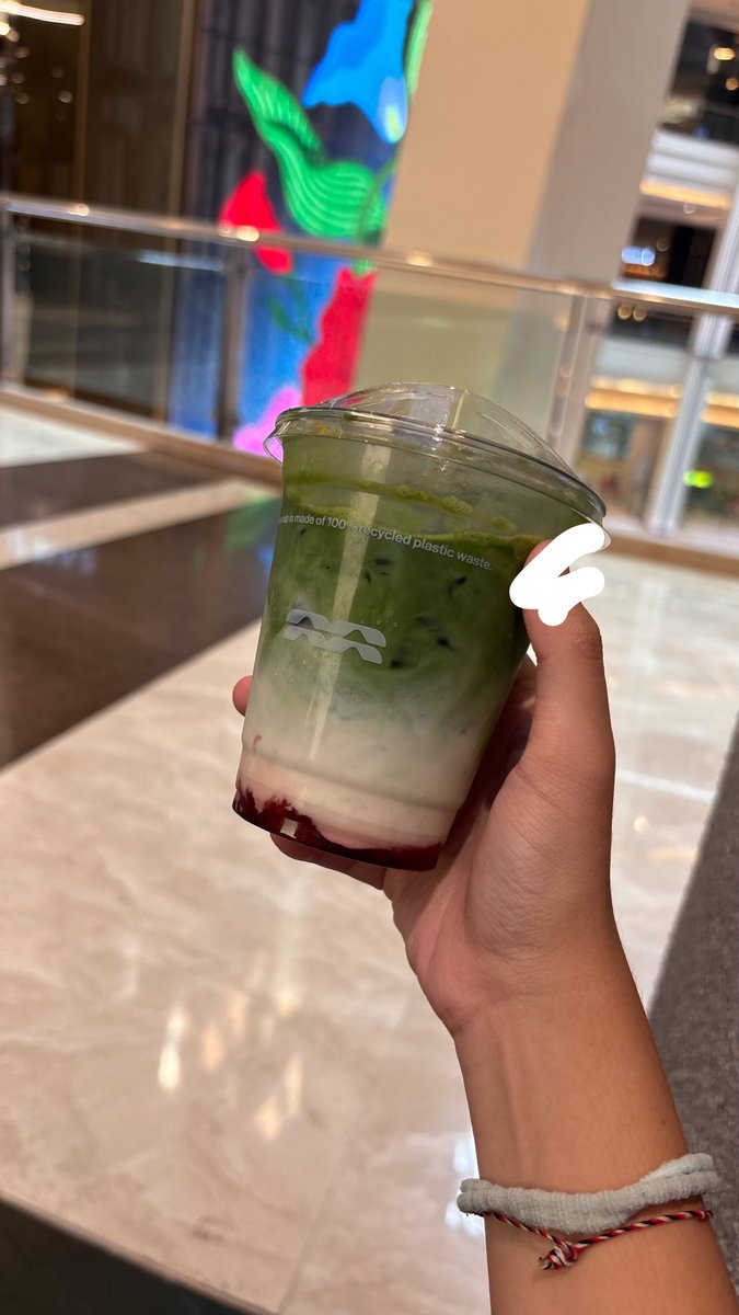 ayuciiww's tweet photo. enak tp strawberrynya dikit bgt?? kikir ih https://t.co/tjh3ZxwEcn
