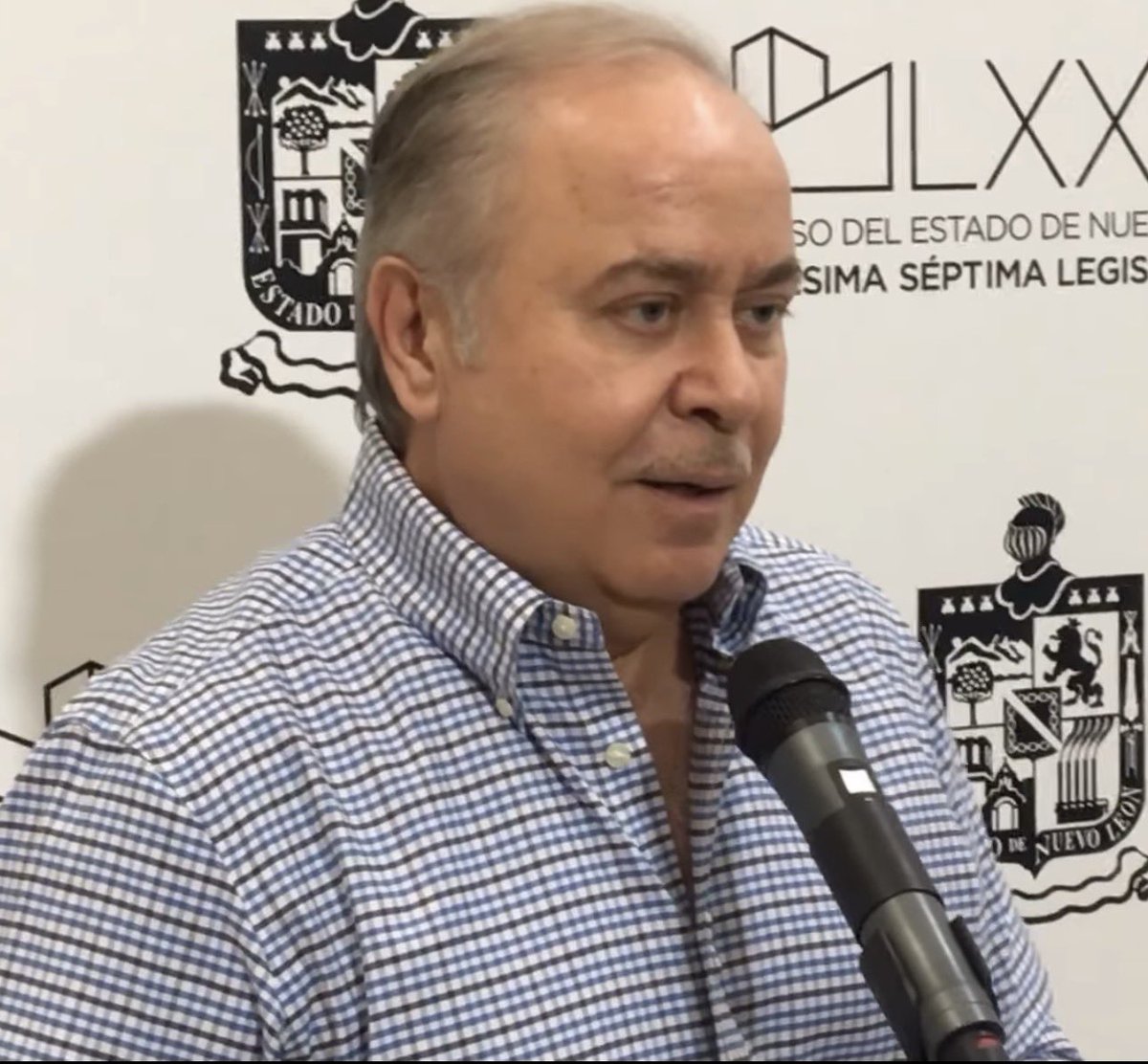 CongresoNL's tweet photo. El Diputado Héctor Morales Rivera, grupo legislativo del PRI, presentó un exhorto para solicitar al Ejecutivo estatal dejar sin efecto el cobro restablecido en la autopista al Aeropuerto y mantener el tránsito gratuito hasta que concluyan las obras de la Línea 6 del Monorriel. https://t.co/kPTHtguq4u