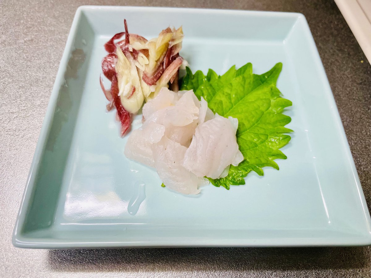 tomochin666's tweet photo. そいやこの前の釣果。
ちっちゃいのは針外す時にお亡くなりになられたので持ち帰りました。
メゴチがでらたくさん釣れました。。。😇 https://t.co/pPUe9krFsv