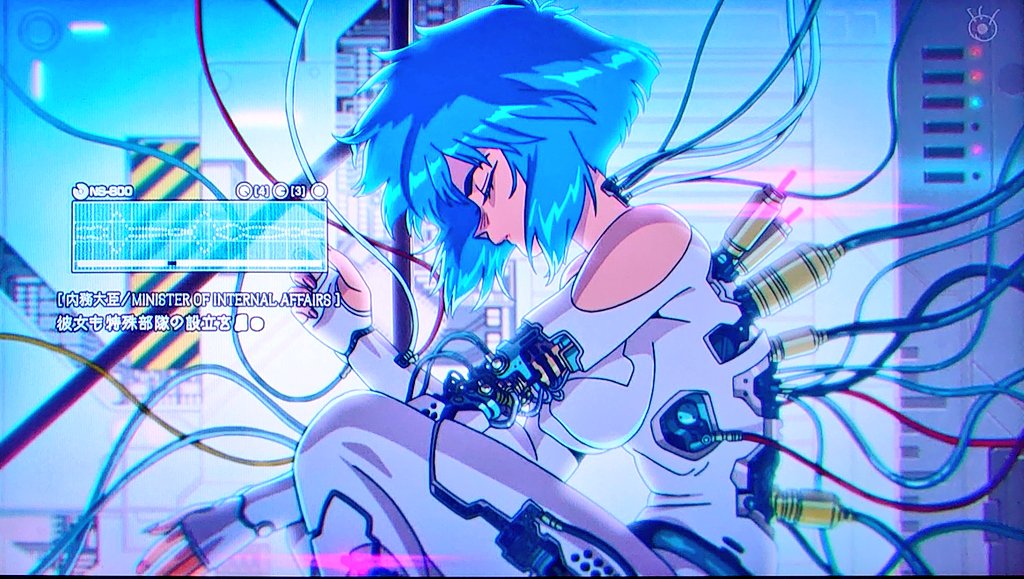 watanabe_yumiko's tweet photo. 今期のアニメ『攻殻機動隊』
士郎正宗先生コミックスの
イメージと合い過ぎててすごい！

「あの素子が光学迷彩で
ビルから飛び降りる有名なシーン、
原作だとこのひとコマだけなんだ…今気がついた！」と夫氏。

「でも当時、このコマを見ただけで
義体の強さとハイテク感が伝わったんだよね」と。 https://t.co/1W2n2R9TpC