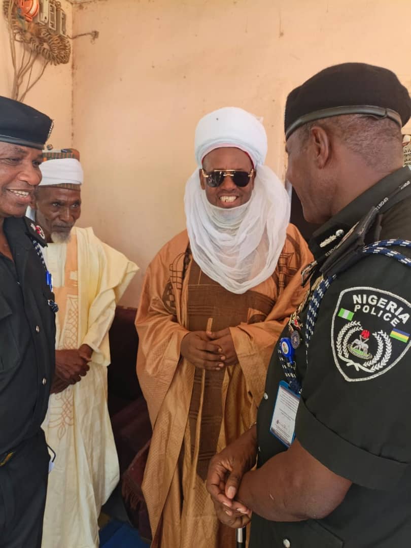 ZamfaraPolice_'s tweet photo. ZAMFARA STATE POLICE COMMAND

PRESS RELEASE

CP AHMAD MUHAMMAD BELLO, PSC+, MNIPS, UNDERTAKES OPERATIONAL VISIT TO BELA AND GADA COMMUNITIES, STRENGTHENS SECURITY COLLABORATION https://t.co/bWiHu8KkVS