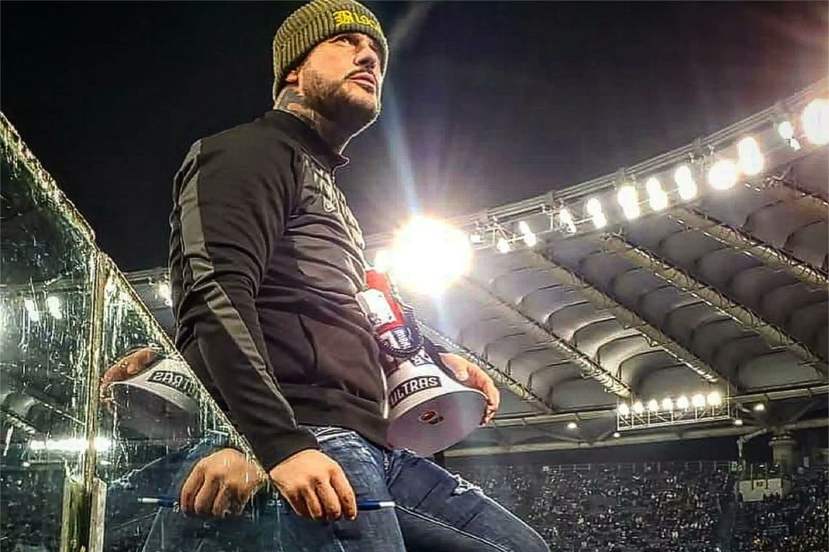 antimafia2000's tweet photo. Doppia Curva, l'ex capo della Nord Ferdico collabora con la Dda: i nuovi verbali 

#calcio #ndrangheta #curve #piscitelli

https://t.co/WbFURzTwbq https://t.co/Hsd0qQYxRT