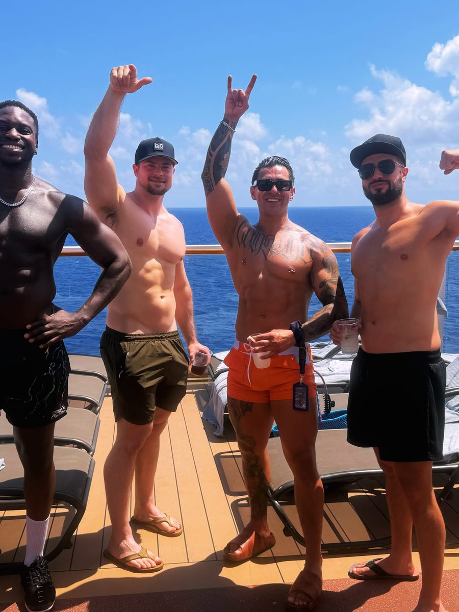 mennextdoorunc's tweet photo. Summer just got a whole lot hotter 🔥
The Men Next Door are bringing the party to California… and if you haven’t grabbed your tickets yet, this is your sign 😉

👉https://t.co/9OT5FbUs21

#MenNextDoorUncovered #GirlsNightOut #LadiesNight #BacheloretteParty https://t.co/a69AydkIRf