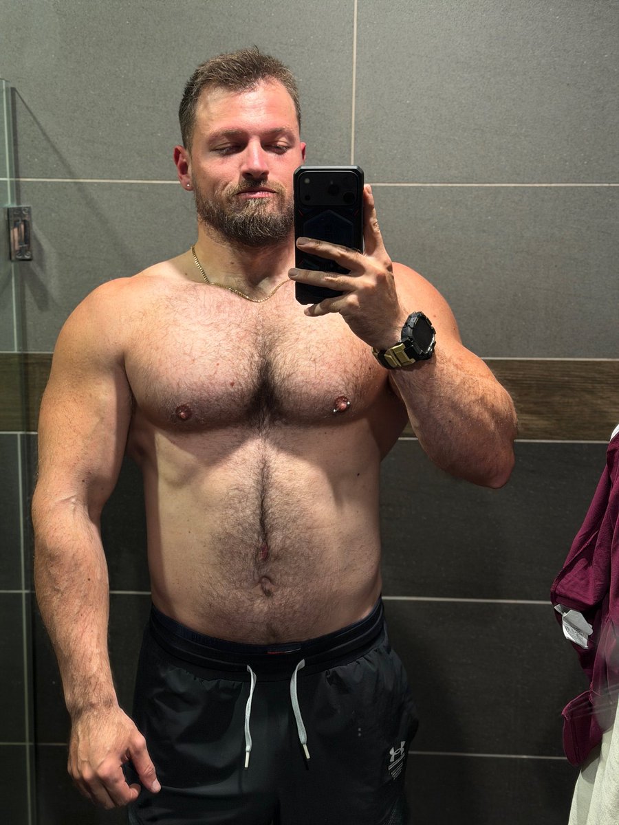 Maxsmallzdzm's tweet photo. Let's get massive 💪🏽😈 https://t.co/mdP0J00tiq