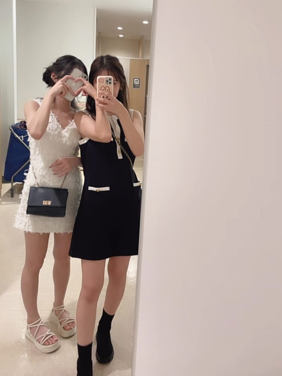 KimC9358's tweet photo. 札幌の人で 大学生女2 興味ある人いますかー？？🥹 https://t.co/HTCvBtEjdp