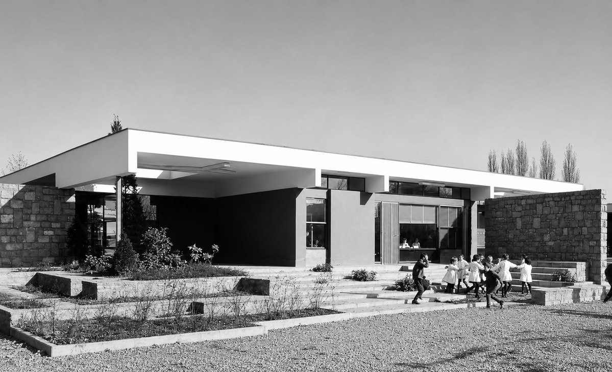 archistar1's tweet photo. Scuola elementare, 1955-1964
Canton Vesco,  Ivrea 🇮🇹 Italia
#architetto Ludovico Quaroni 
#architettura https://t.co/OsJxWR1CPW