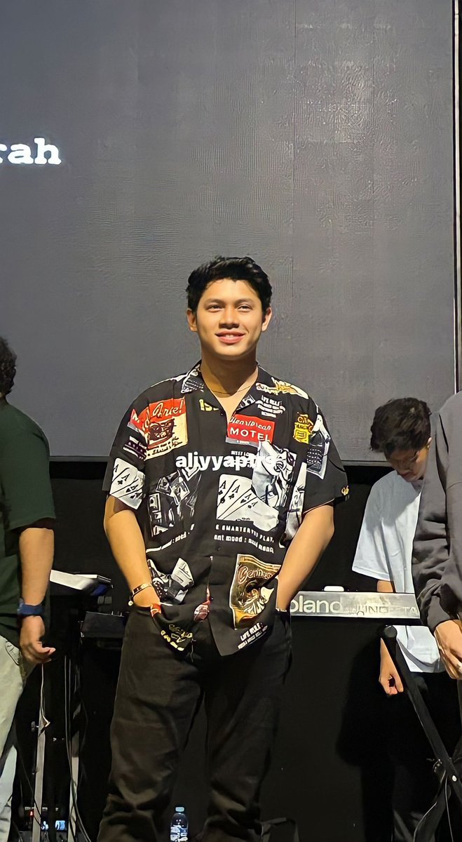 blueberrytrash's tweet photo. jangan lupa masa masa ini ya ganteng https://t.co/MK6YIx7XGq