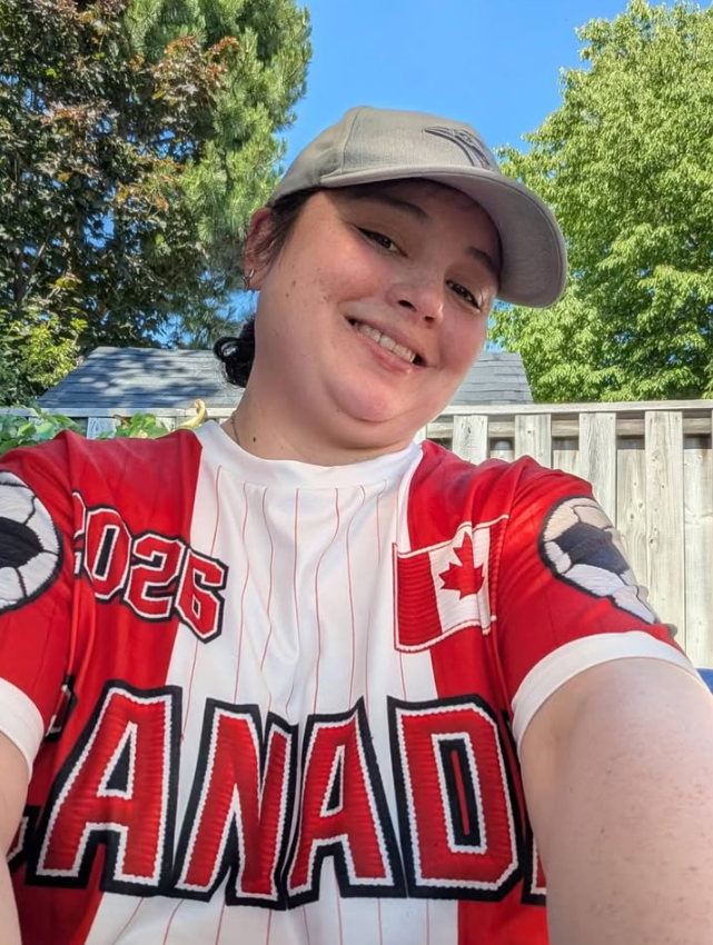 905hub_'s tweet photo. A GoFundMe has been set up for the family of Chanelle Allcock, the 38-year-old Mississauga woman killed in a hit-and-run at Erin Mills Parkway and Eglinton Avenue West on Sunday morning.

The driver of a white Mercedes GLA reportedly fled the scene without stopping. Her family has given 905HUB permission to share her photo and GoFundMe:

https://t.co/kAEdiPaJt7