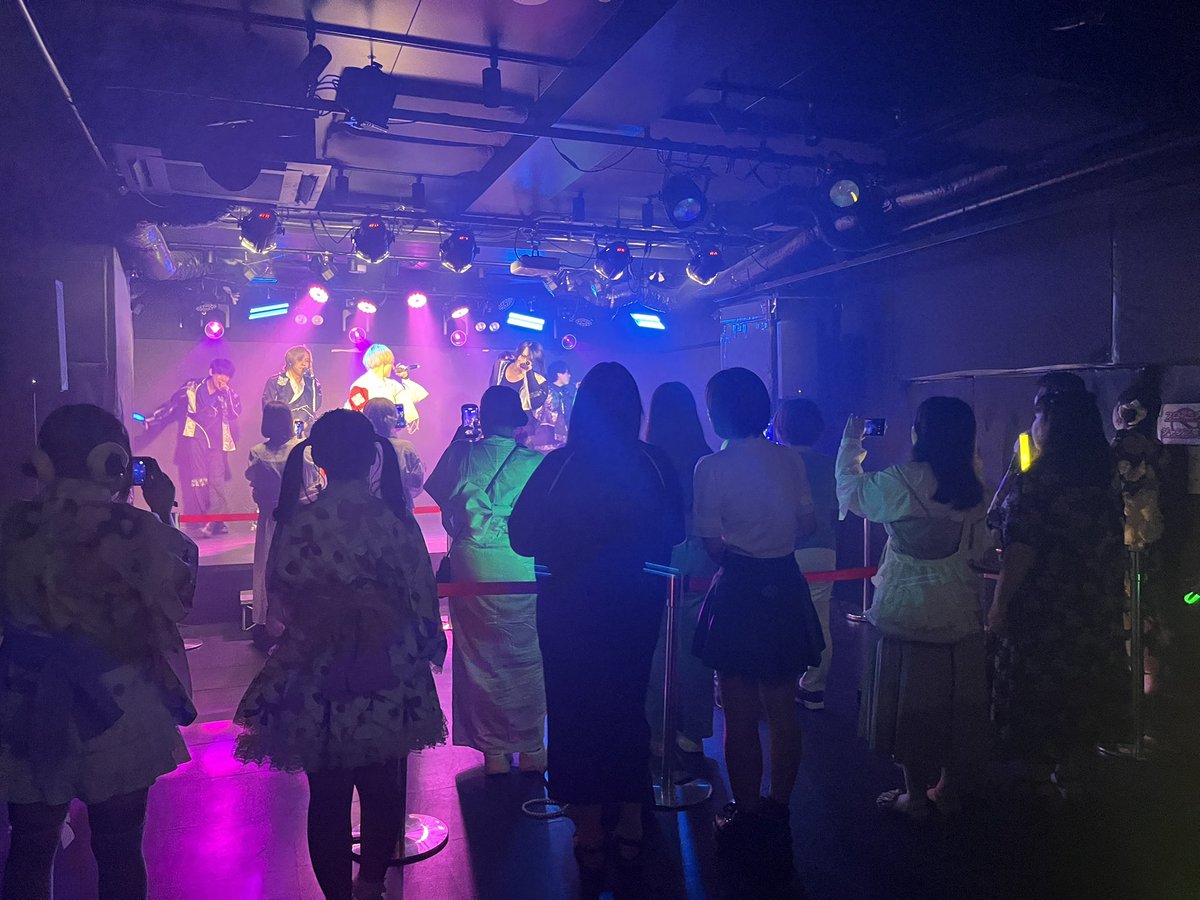 NeonPalette0605's tweet photo. 🎋七夕ライブありがとうございました！

会いに来てくださった皆さん、本当にありがとうございました✨

明日もライブです！
⏰17:20〜17:40
📸17:55〜19:05
お待ちしております！！ https://t.co/G0Glxa6faB