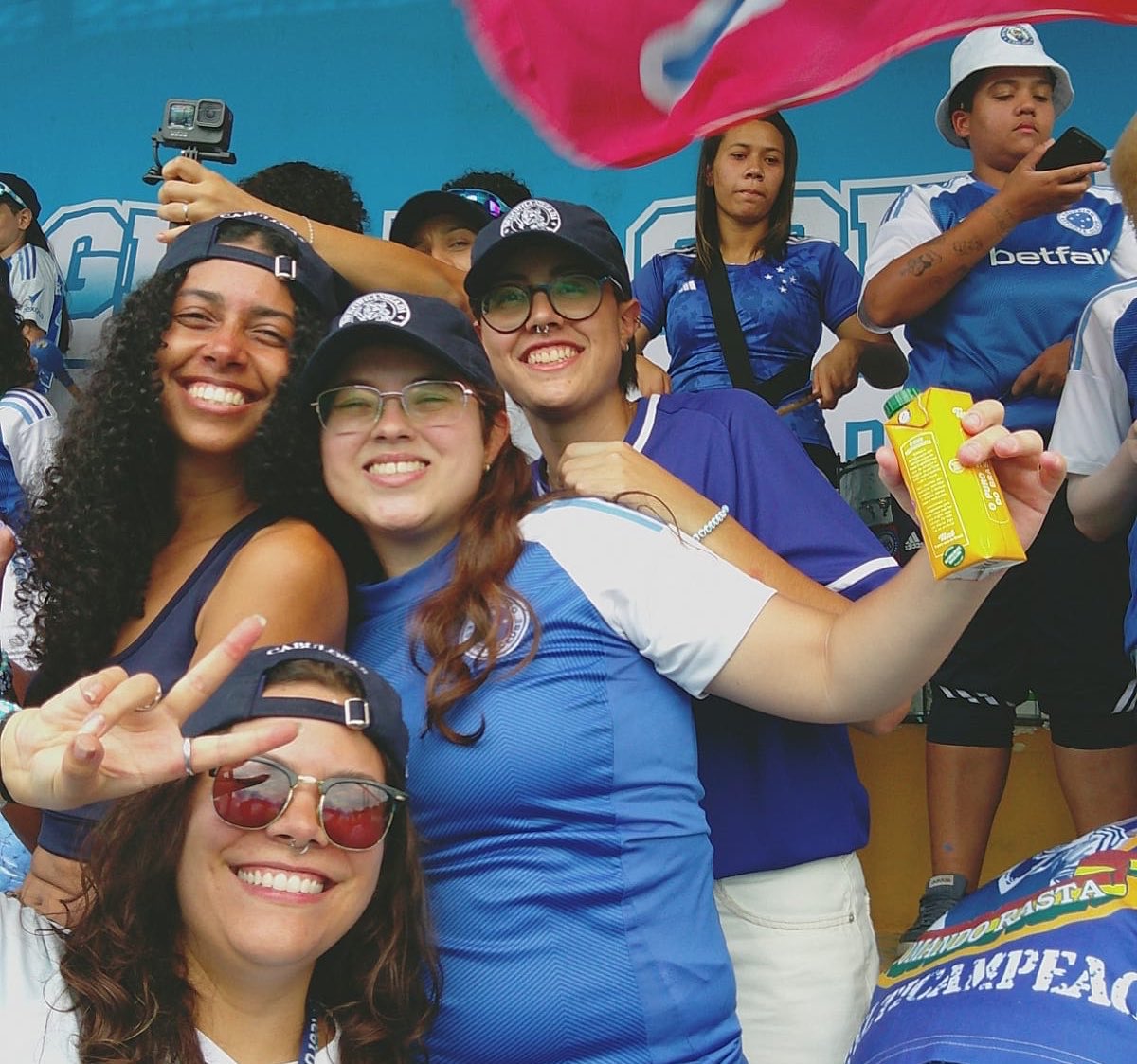 unsaidka's tweet photo. “só acompanha futebol feminino no twitter” https://t.co/LgMwLHuVgM