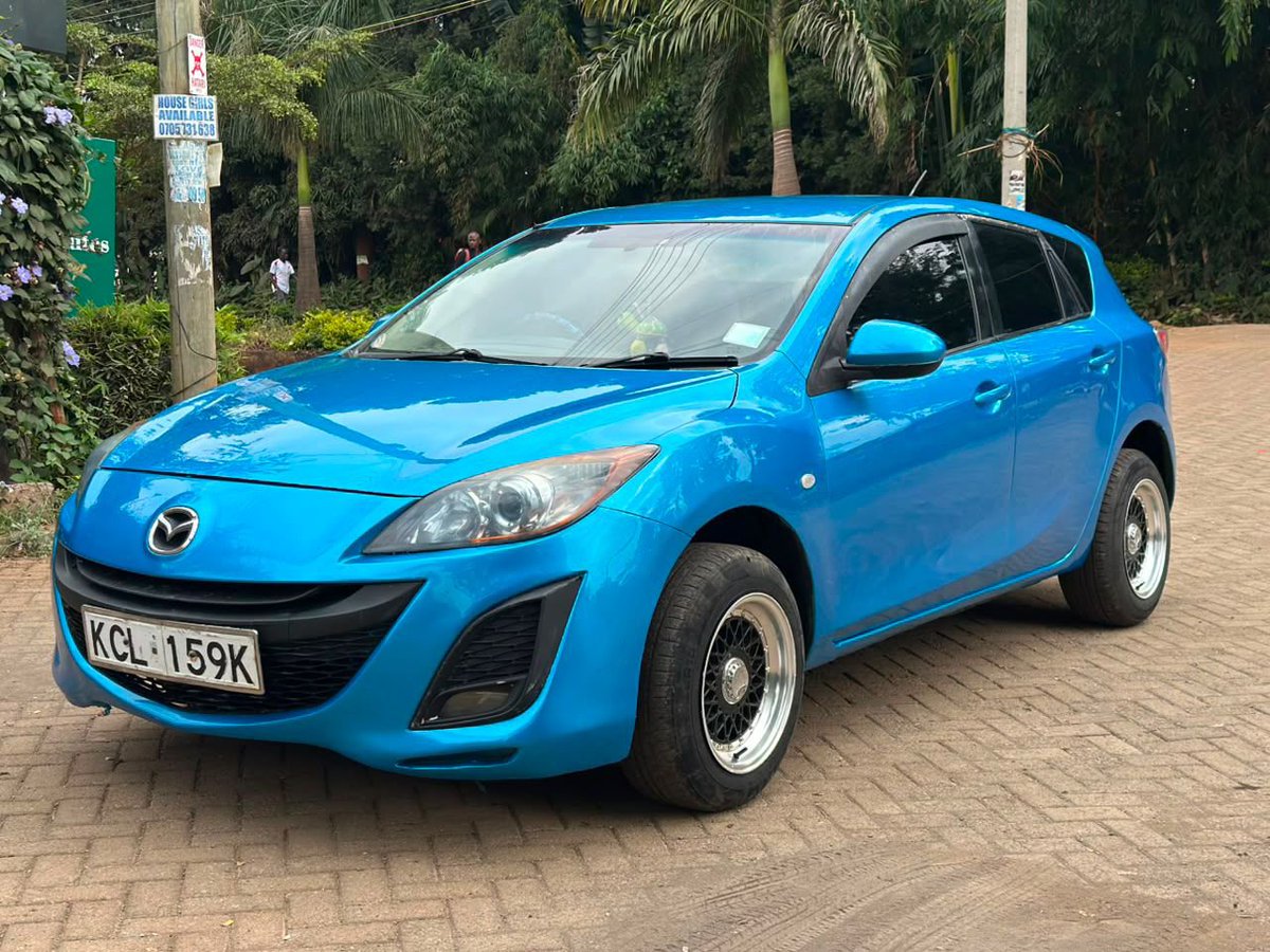 Manuouteroamers's tweet photo. MAZDA AXELA YEAR 2010 FOR SALE..🔥ORIGINAL PAINT🔥..*1500CC PETROL ENGINE*..AUTO GEAR..GOOD SUSPENSION SHOCKS,BUSHES..*DARK INTERIOR*..NEW TYRES..BUMPER FOG LIGHTS..*FABRIC SEATS*..COOL RADIO MUSIC SYSTEM..VERY NEAT BUY AND DRIVE CAR..READY DOCUMENTS..*ASKING PRICE 880,000* https://t.co/2lXRVzHcDD