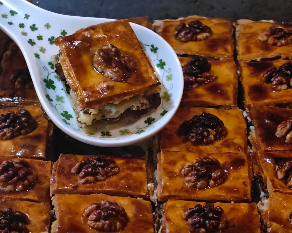 nomadaesthetic's tweet photo. Ok let me introduce you Uyghur Baklava from East Turkeastan 🩵 https://t.co/jnzFlYMdjI