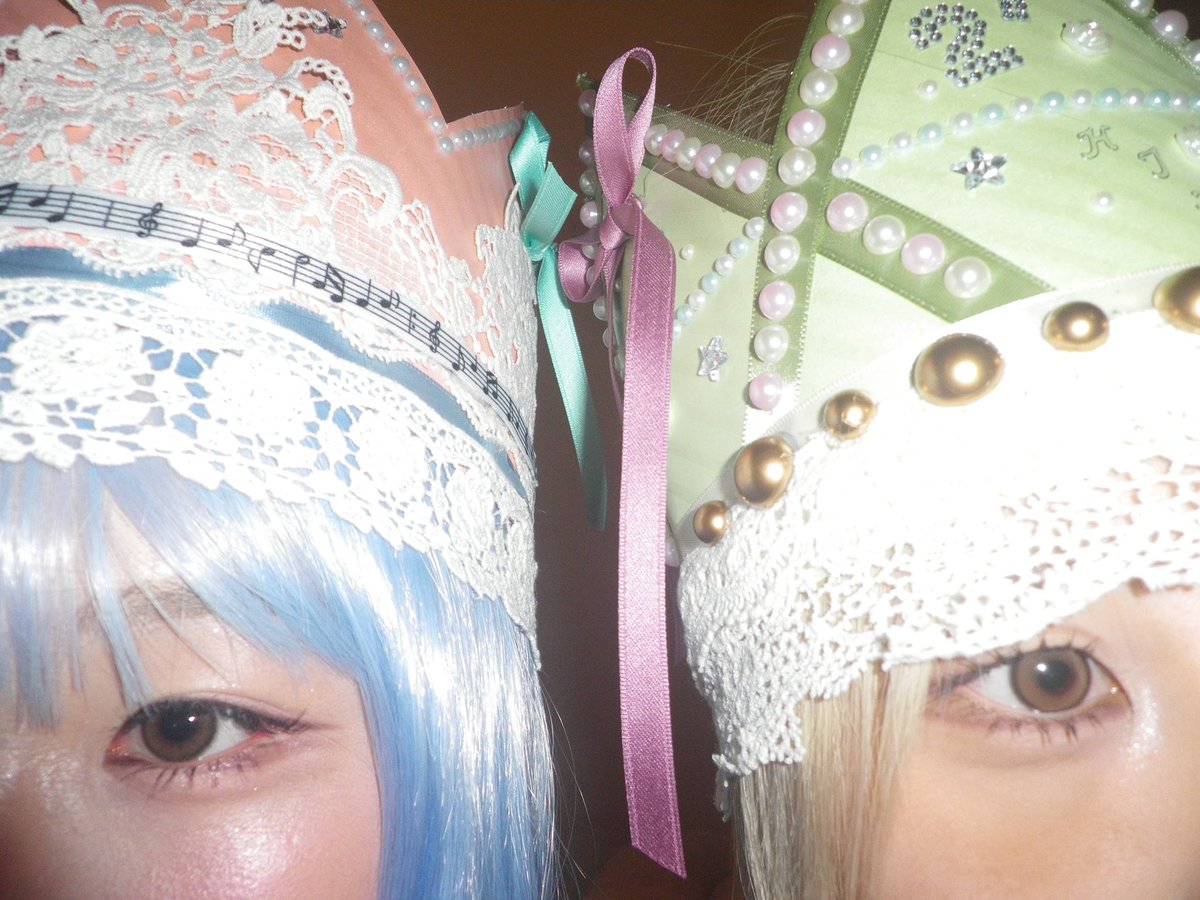 einFeigenblatt's tweet photo. 칭구랑 생일모자만들기함ㅎㅎ재밌더 https://t.co/cEL0M7o03T