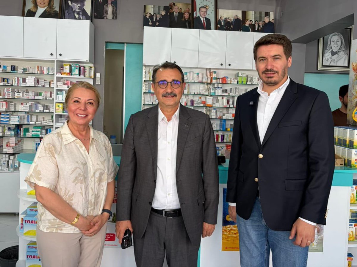 fatih_donmez's tweet photo. AK Parti teşkilatımızın ve Genel Merkezimizin çeşitli kademelerinde önemli görevler üstlenmiş, geçmiş dönem Eskişehir Milletvekilimiz Sayın Ülker Can Hanımefendi’yi Odunpazarı İlçe Başkanımız Mustafa Kemal Bandırma ve teşkilat mensuplarımızla birlikte ziyaret ederek bir araya geldik.

Tecrübe ve birikimlerinden istifade ettiğimiz verimli sohbetimizde, teşkilat çalışmalarımız ve ülkemizin gündemine ilişkin değerlendirmelerde bulunduk.

Ayrıca torun sahibi olmanın mutluluğunu yaşayan Sayın Ülker Can Hanımefendi’yi ve kıymetli ailesini gönülden tebrik ediyor; yavrumuza sağlıklı, huzurlu, hayırlı ve bahtı açık bir ömür diliyorum.