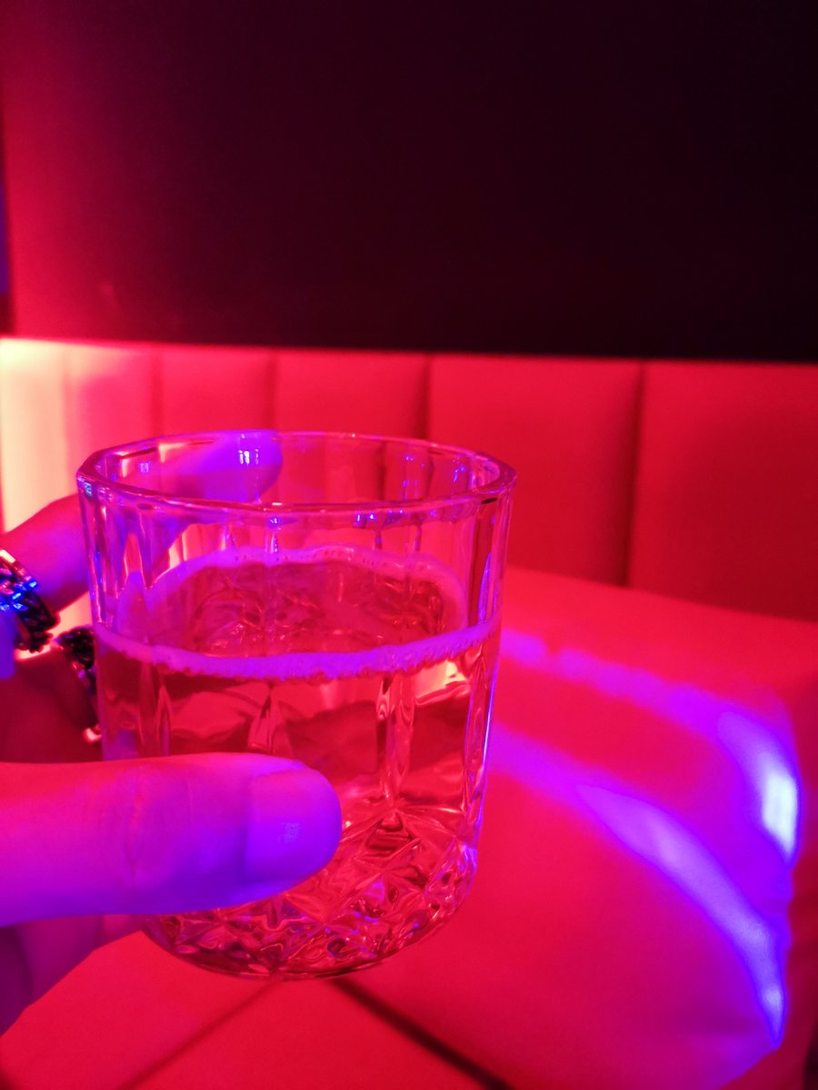 theodor_cposse's tweet photo. Just bombed my first stand-up set so hard a guy yelled “WE GOT A CASH APP FOR JOKES” The bar tab I’m paying today is way funnier than my bits. #StandUpFail https://t.co/ntS0CaZFgd