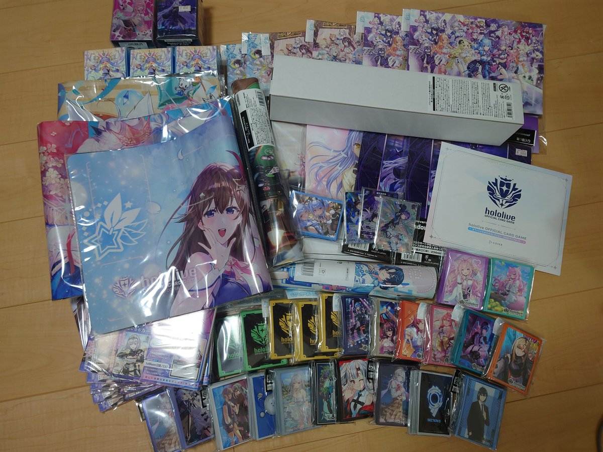SecretMeeting77's tweet photo. 今回のランダム賞(ビンゴ大会)の一部になりますが賞品紹介となります。提供して頂いた景品もございます。個別に写真を取っておらず申し訳ございません。
この場を借りて御礼申し上げます。 https://t.co/uJDdCy8fQE