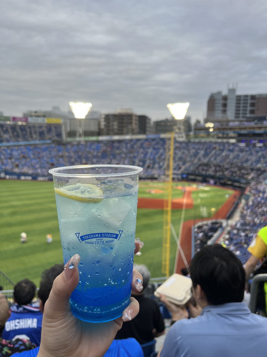 _Hanayama_Kaoru's tweet photo. 無料券で見に行きました🍻
可愛すぎる子のユニを買った🎋 https://t.co/5qSGcQAPWg
