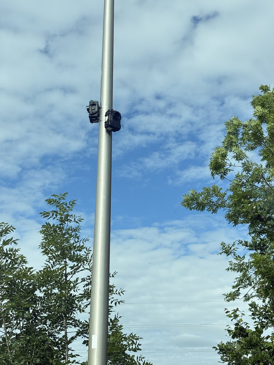 susiglu's tweet photo. @jredpillseed @ActivePatriotUK They appeared near me suddenly a few weeks ago - put up and taken down at night. Made me feel very uncomfortable because there was no signage. Presume traffic monitoring?? https://t.co/ikw8YmLY72