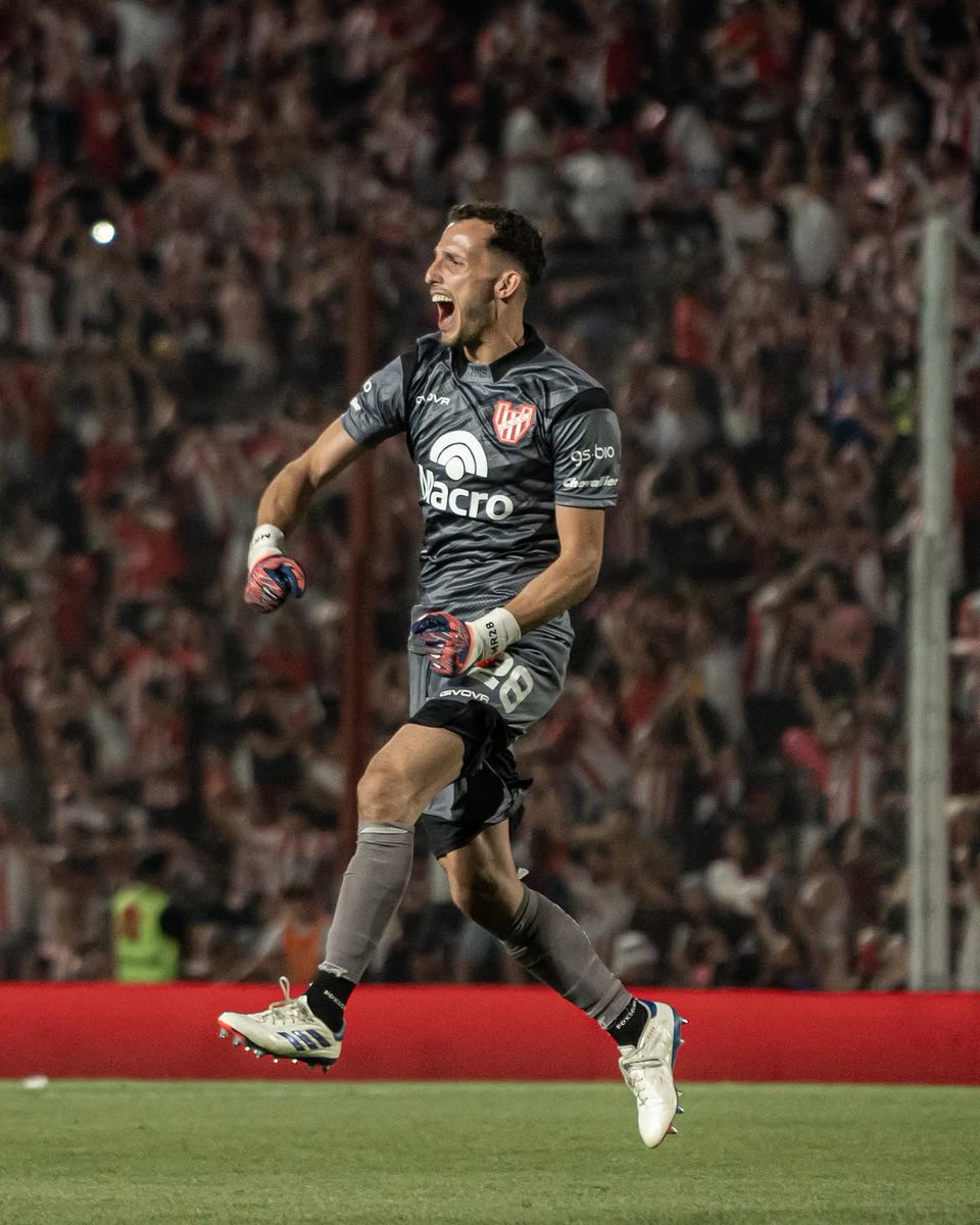 LoCelsoIntituto's tweet photo. Hasta acá llegó nuestro amor.
Dos años siendo regular y con un gran nivel. Bajaste el año pasado y un poco este, pero nadie te quita lo bailado.
Gracias por aparecer en un montón de partidos.
Te podés ir con la frente en alto. 
Éxitos en tu próximo destino, Manuel Roffo. https://t.co/t7II5Gh1Sf