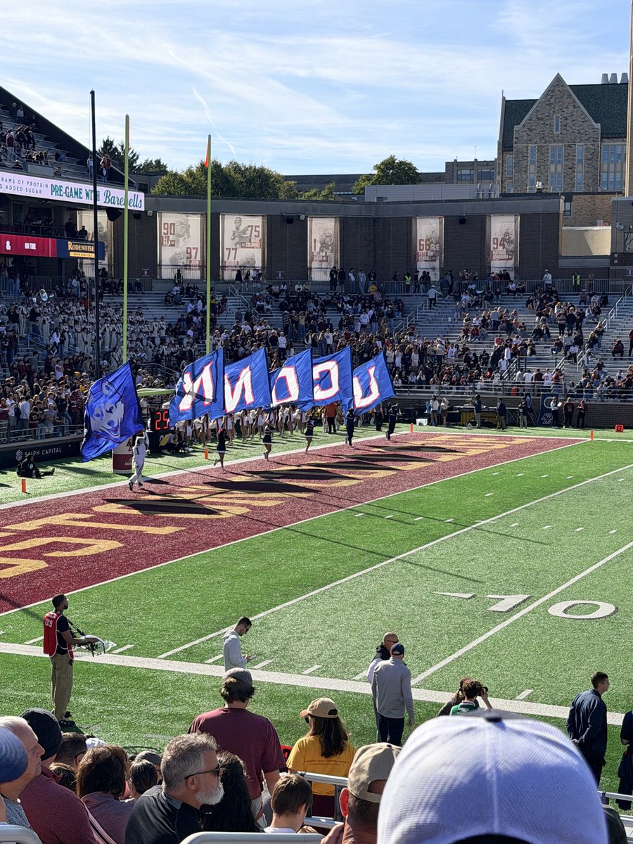 nynutmeg's tweet photo. @UConnHuskies Storming BC &amp; The Resurrection vs Duke https://t.co/2s9cQDsmiT