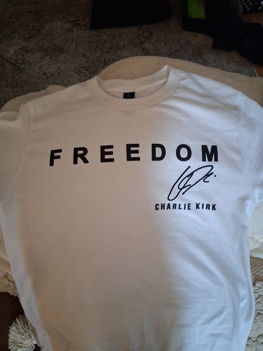 kimberlee2583's tweet photo. @TheOfficerTatum Wearing it everyday of the preliminary hearing and trial https://t.co/w2x0D3viOP