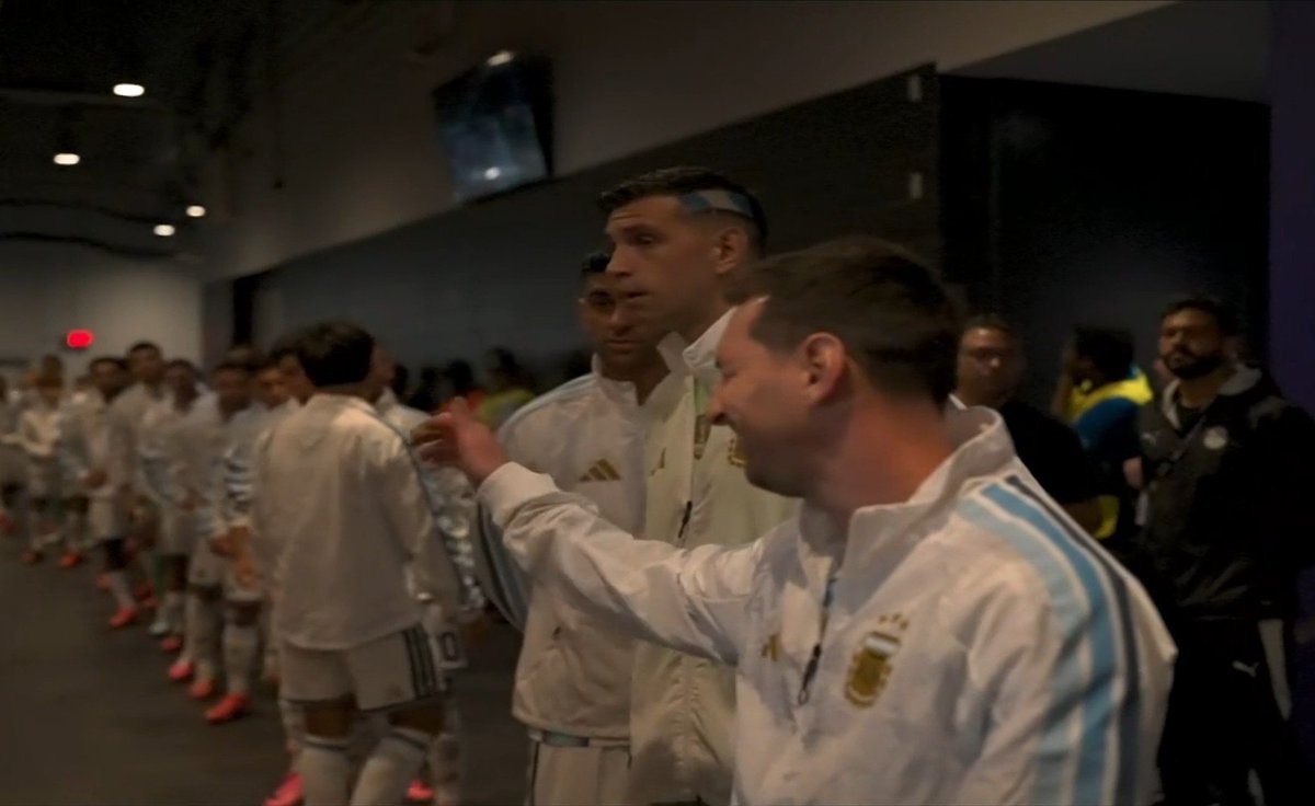 AnoghSamaddar's tweet photo. @FIFAWorldCup @AFASeleccionEN @EgyptNT Messi ✨❤️‍🔥 is ready https://t.co/r8xfshqoJO