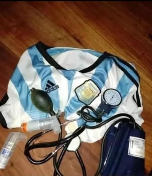 kookfernet's tweet photo. ya tengo todo listo para ver a la selección https://t.co/LXN8V2t4Co