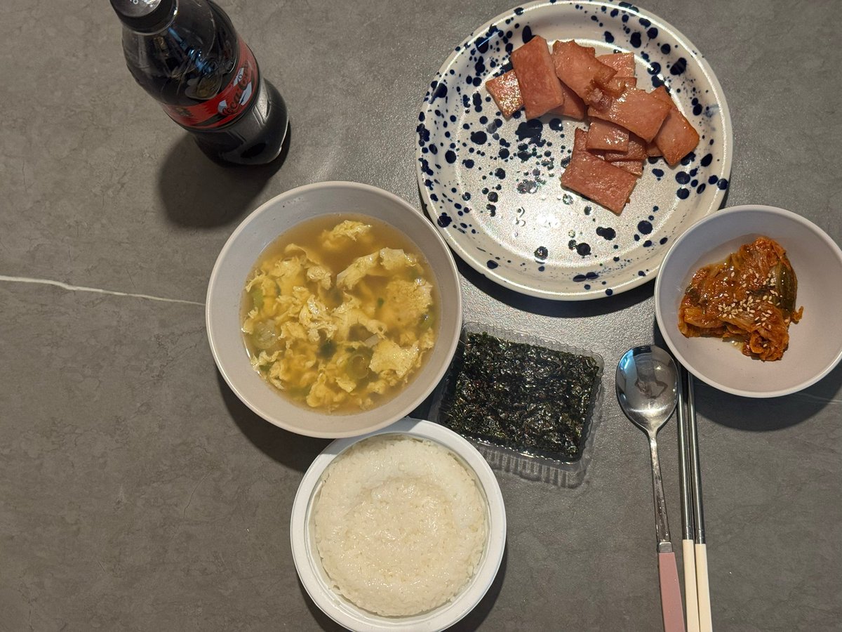 ___zzangme's tweet photo. 숟가락에~서 누가돌아왔~~게~ https://t.co/UQbW1urnq6
