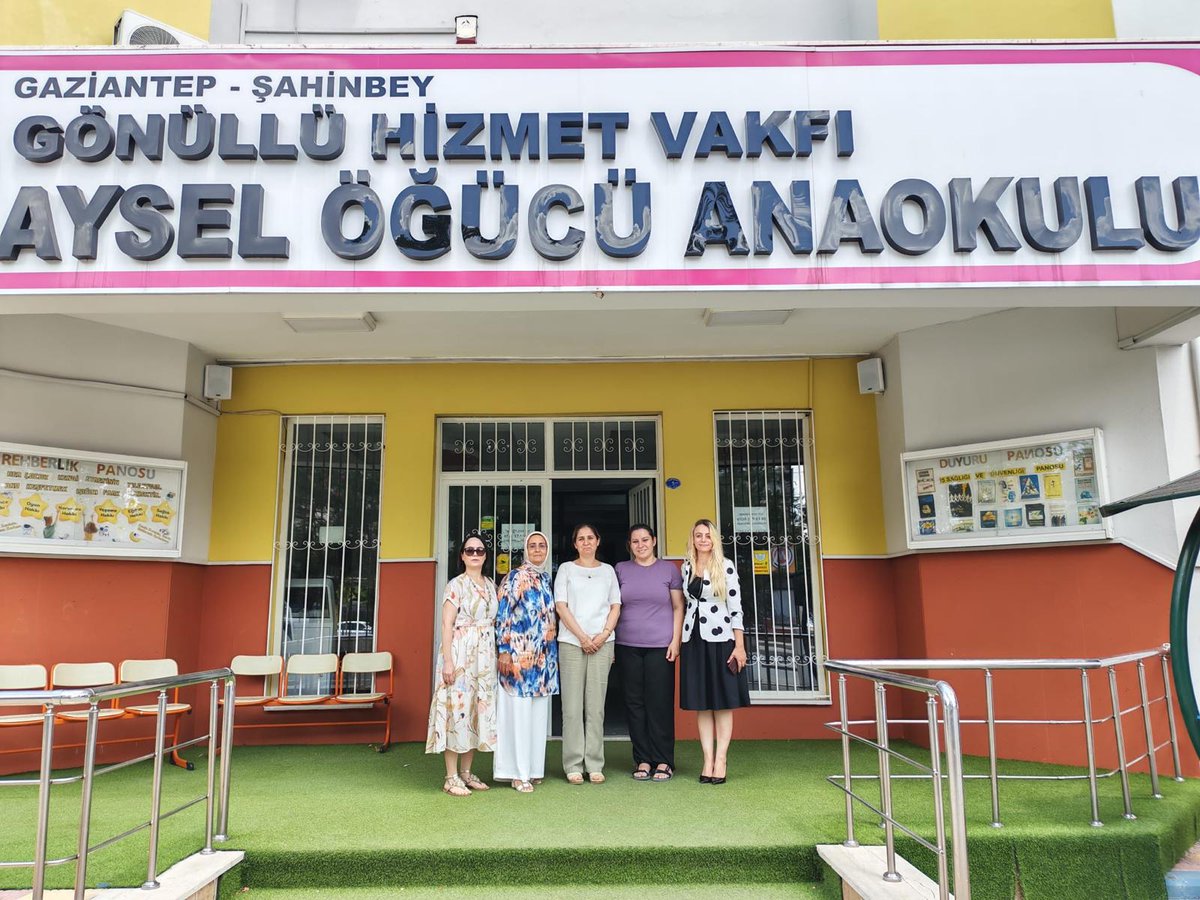 aornek1's tweet photo. Uzak denizlere açılanlar pusuladan vazgeçmez.Kadın Komisyonumuz kadın üyelerimizi okullarında ziyaret ediyorlar.Kadın komisyonumuza gösterdikleri fedakarlık ve gayretlerinden dolayı teşekkür ediyoruz.@NurullahTekatas @MehmetDemirEBS @SuzanPala758 @fatmakaraoglan_ @SehitkamilEBS @ https://t.co/opR3wP2nWX