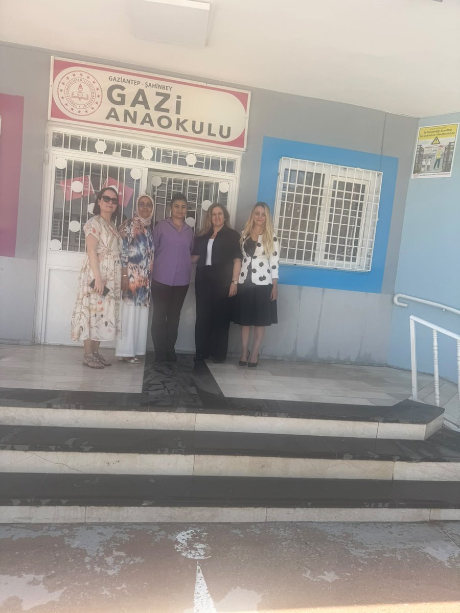 aornek1's tweet photo. Uzak denizlere açılanlar pusuladan vazgeçmez.Kadın Komisyonumuz kadın üyelerimizi okullarında ziyaret ediyorlar.Kadın komisyonumuza gösterdikleri fedakarlık ve gayretlerinden dolayı teşekkür ediyoruz.@NurullahTekatas @MehmetDemirEBS @SuzanPala758 @fatmakaraoglan_ @SehitkamilEBS @ https://t.co/opR3wP2nWX