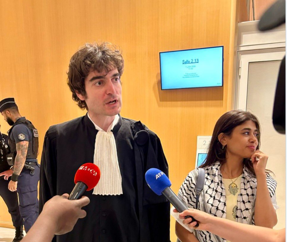 ChaRocher's tweet photo. 🔴ALERTE INFO - Report d’audience en octobre pour Rima Hassan. On ne s’attendait à rien mais on est quand même déçu. Dans ce pays, on est condamné plus rapidement pour avoir acheté des costumes que pour avoir fait l’apologie du terrorisme.