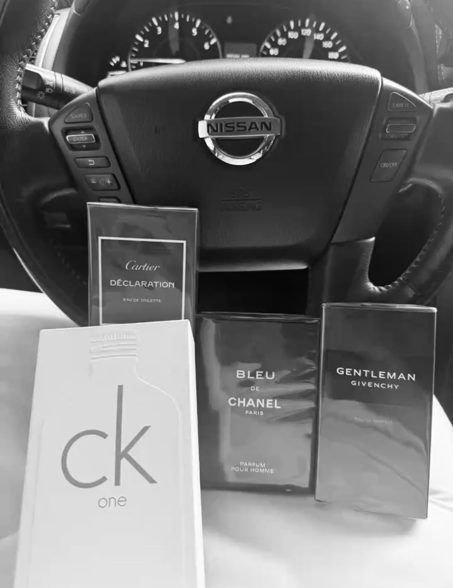 s_m3111's tweet photo. مب مهم العطر عندي صيفي شتوي المهم تعيبني ريحته هذي من العطور المفضله عندي ودايم آخذها بالاضافه لعطر  Dior Sauvage و Creed Aventus ومن النادر جداً آخذ شي غير

وأنتم شو عطوركم المفضله ؟ https://t.co/NzpBdl6x3i