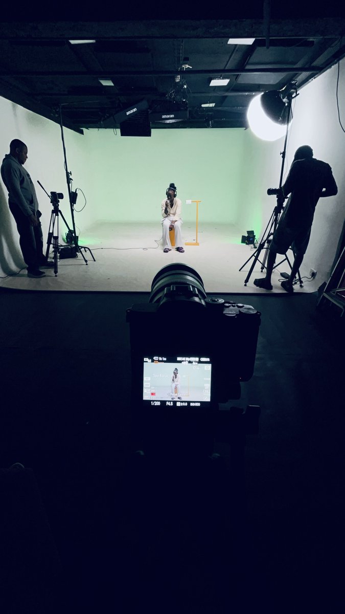TheLooofficial's tweet photo. Lights ✨ 
Camera 📸 
Action 🎬 

Egypt | #ARGEGY Anna  | Switzerland Brymo https://t.co/DLEhhp2KAx