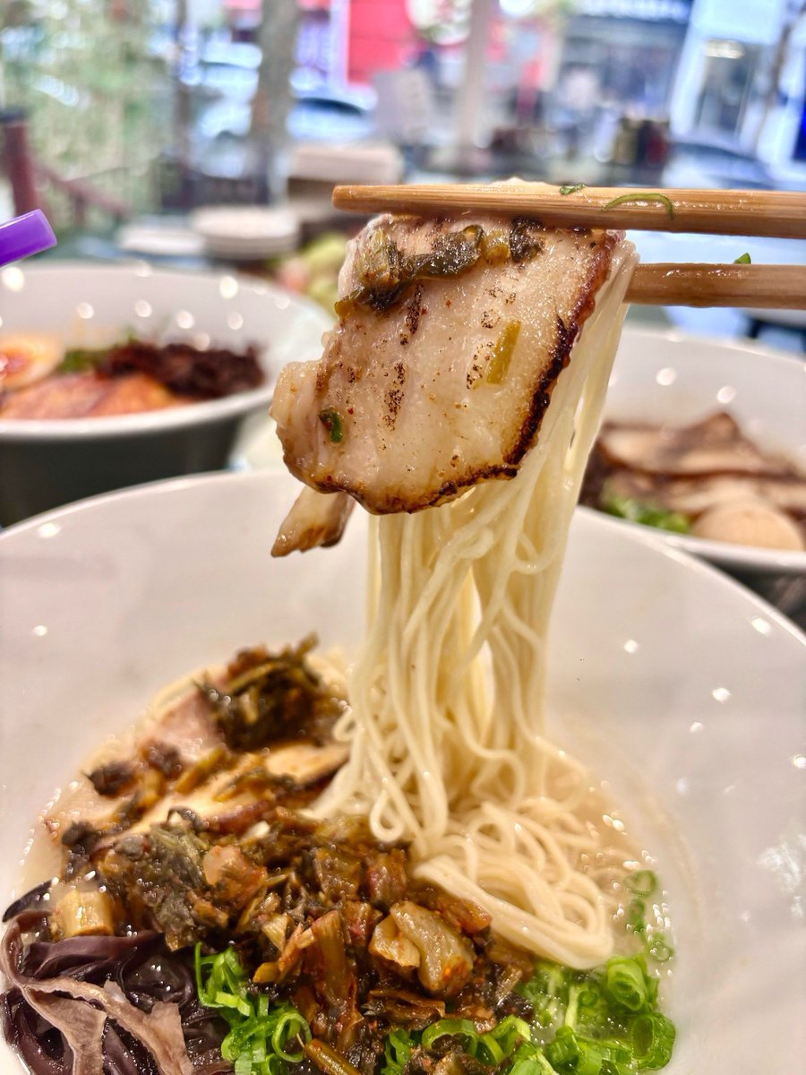 mario_albrecht's tweet photo. Late night cravings hit right This little stall’s hot tonkotsu ramen just hit the spot—steamy, rich, and perfect for a quiet after-shift pick-me-up. https://t.co/RW4vY1FsZG