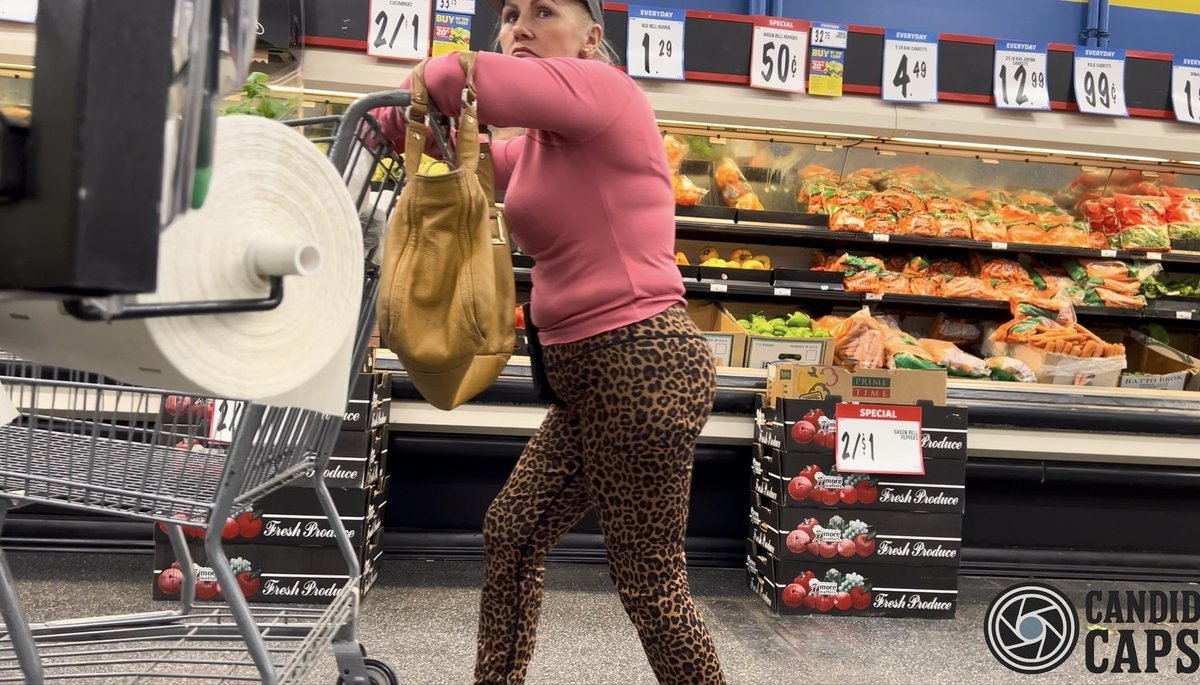CapsCandid_Arch's tweet photo. I love it when they know you locked in and they just let you do your thing 😍😍

Follow my patreon $12/month get access to all my candid video links. 

LINK IN BIO‼️‼️ 

#creepshot #candid #candidshot #candidbutt #candidstreet #ass #milf #gilf https://t.co/MQlp8bfszj
