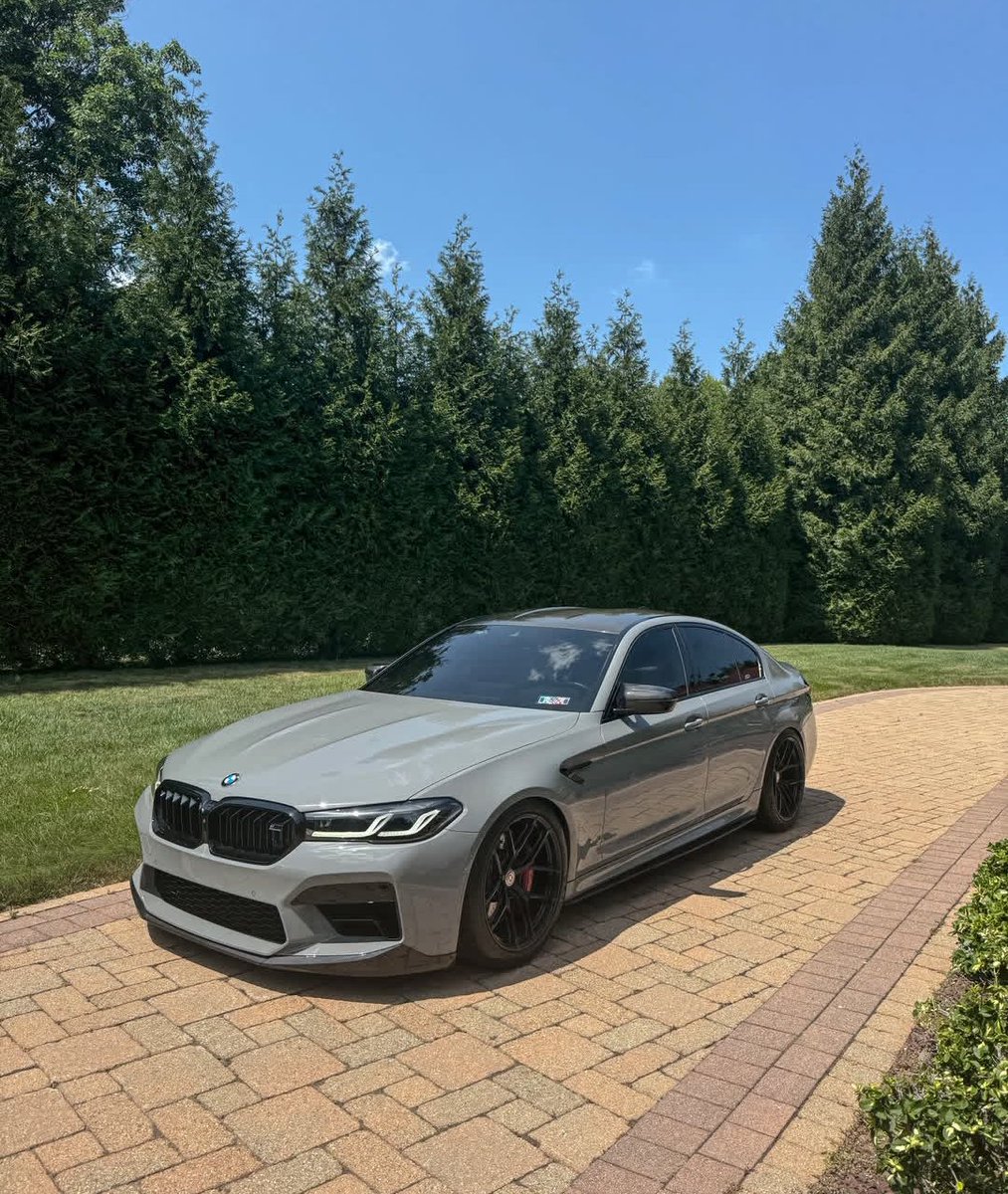 bmwfanworld's tweet photo. BMW M5 ☀️ https://t.co/FFMLiEHpam