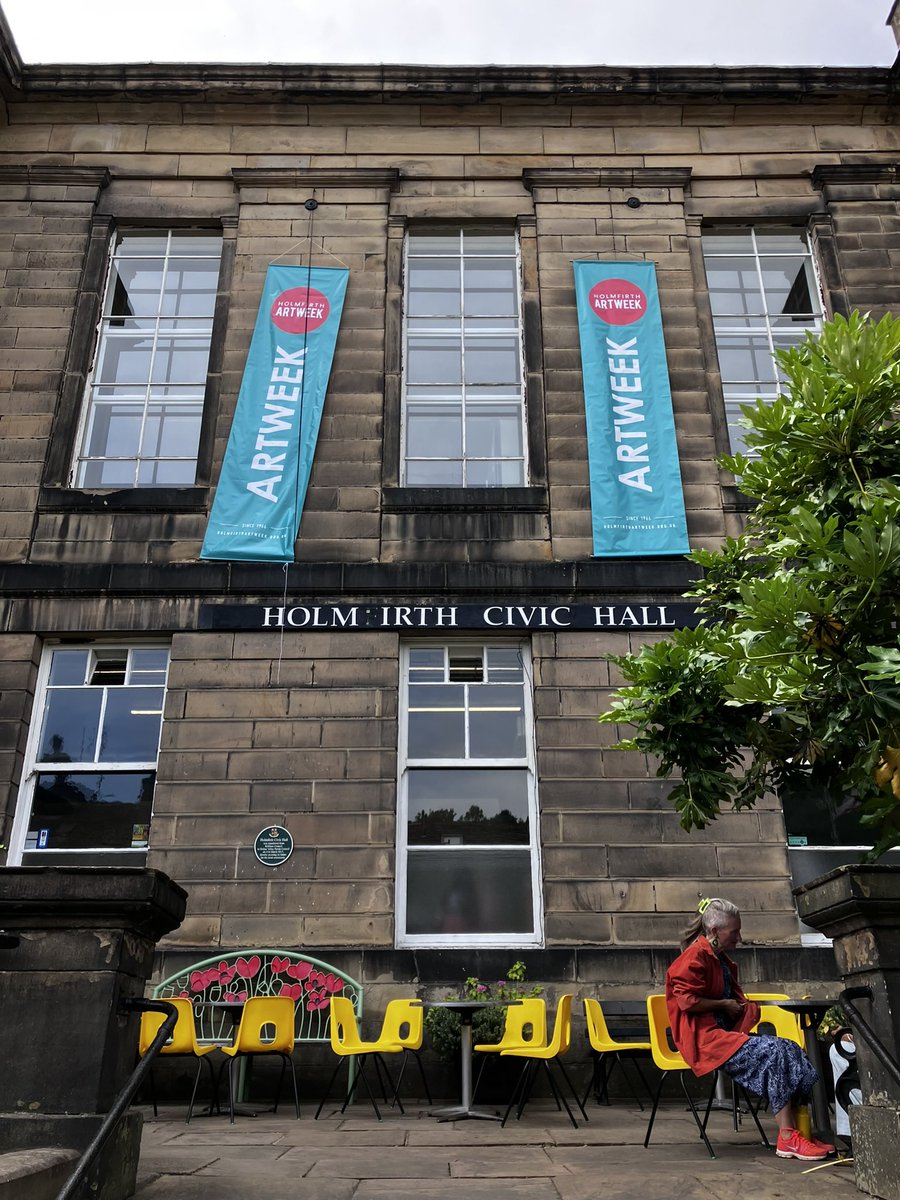 Angela_Paints's tweet photo. A short visit to Holmfirth today, apparently itβs #artweek this week - on until the 11th July if itβs your kind of thing π¨
No sign of Compo or any wrinkled stockings π
#homfirth #yorkshire https://t.co/pqdGy92WHT